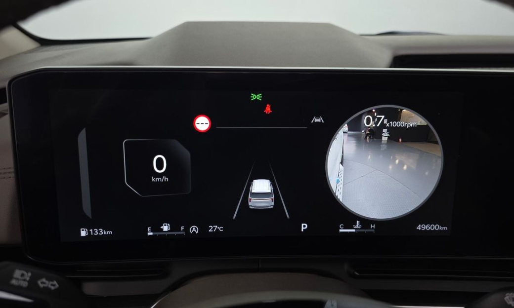 Kia Carnival 9-Seater Signature, 2024