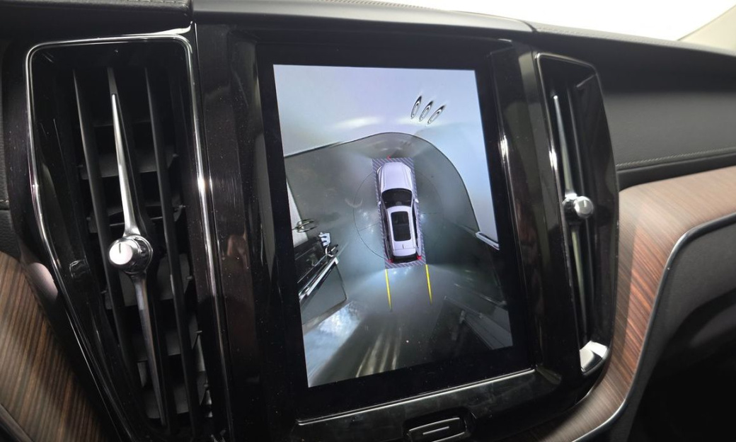 Volvo XC60 B5 Ultimate Bright, 2023