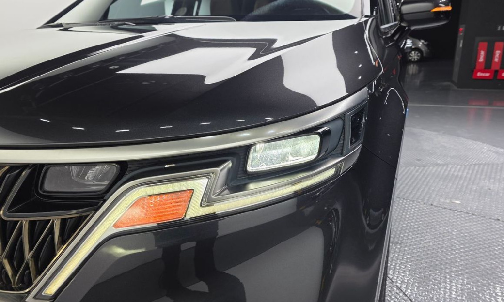 Kia Carnival 7-Seater Outdoor, 2022