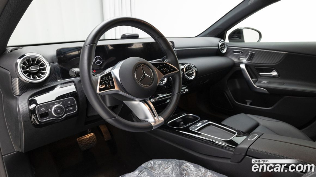 Mercedes-Benz A-Class A220 Hatchback, 2024