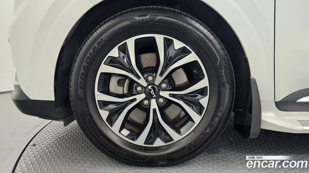 Kia Carnival 9-Seater Noblesse, 2023