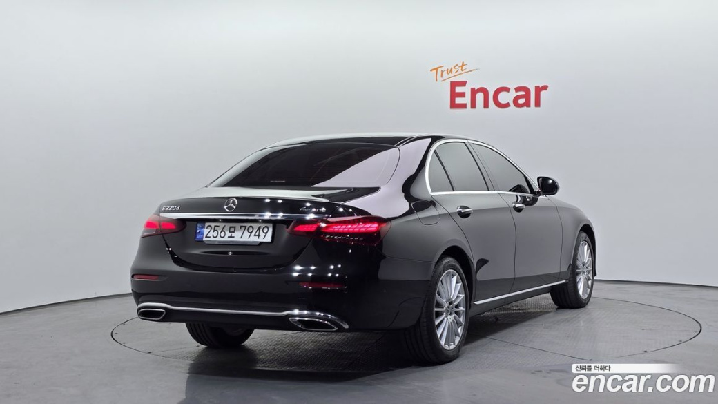 Mercedes-Benz E-Class E220d 4MATIC Exclusive, 2023