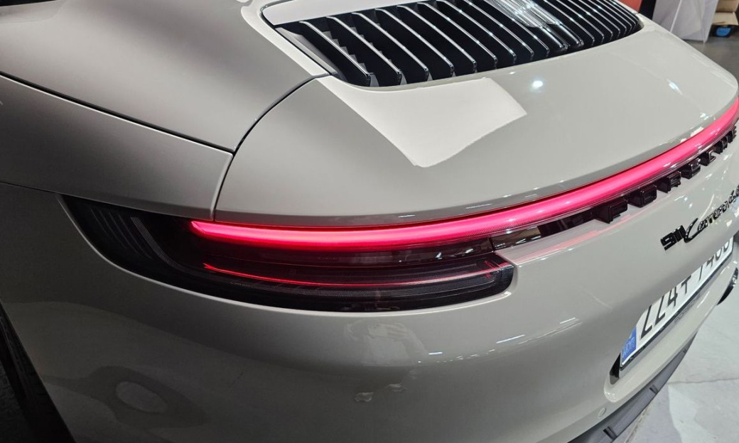 Porsche 911 Carrera 4 GTS Cabriolet, 2023