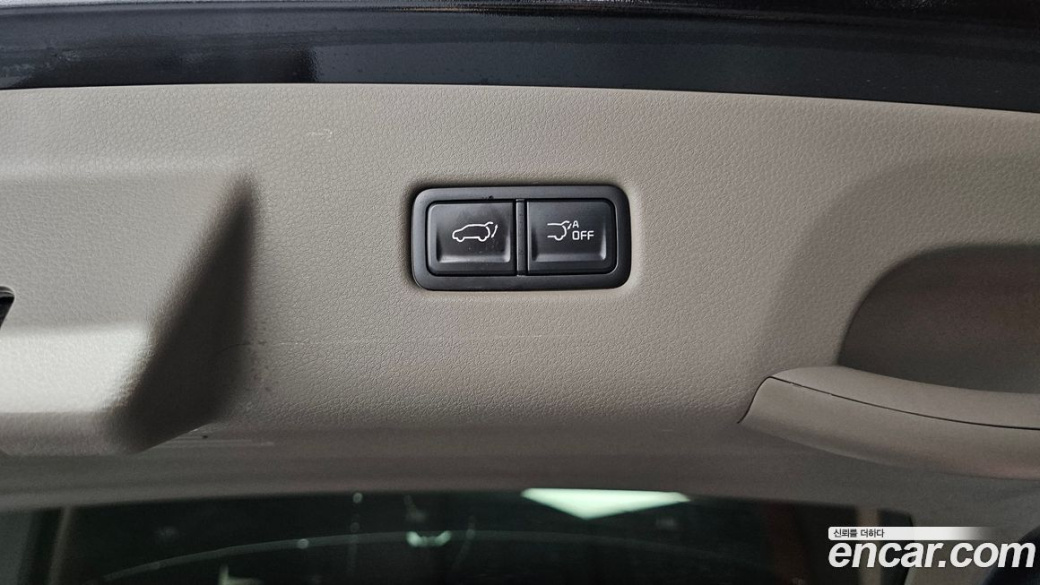 Kia Carnival 9-Seater Signature, 2024