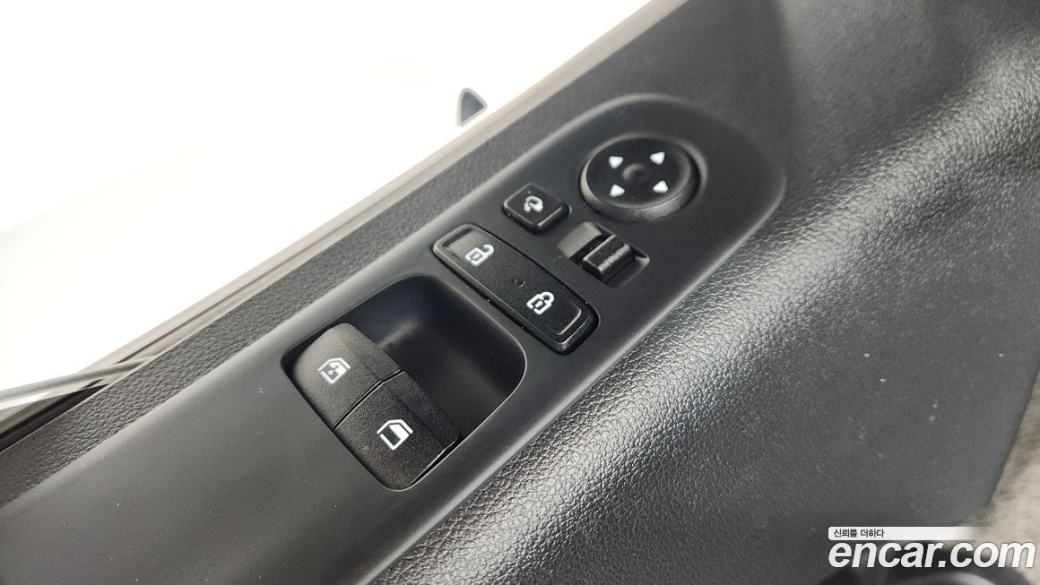 Hyundai Staria Tourer 11-Seater, 2024