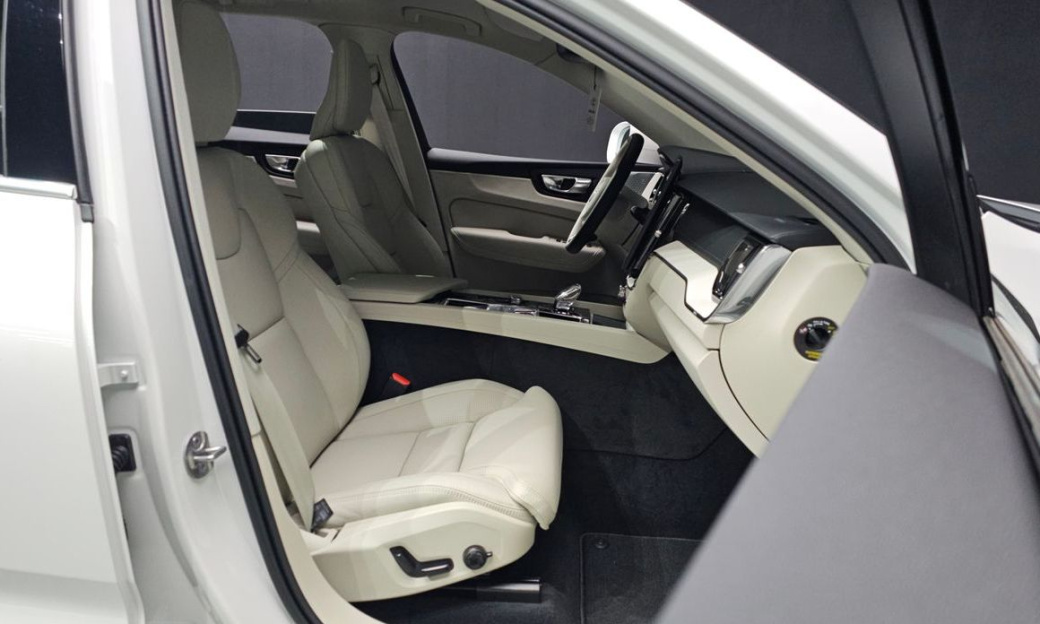 Volvo XC60 B5 Ultra Bright Air Sus, 2026