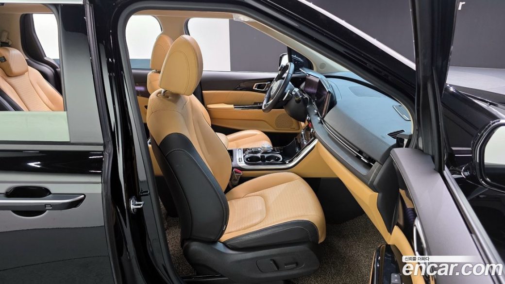 Kia Carnival 9-Seater Signature, 2022