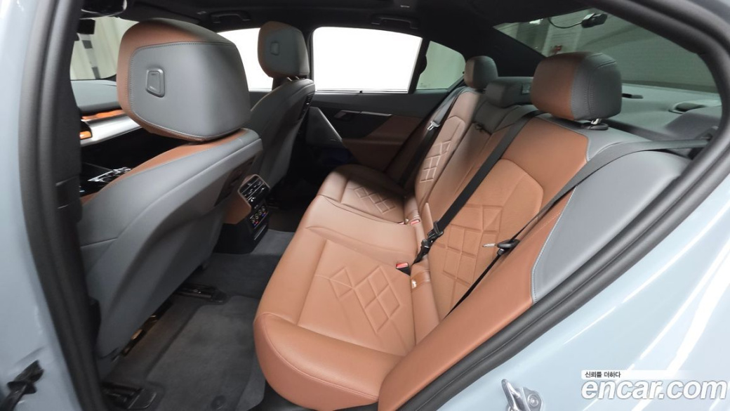 BMW 5-Series 530i xDrive M Sport, 2024
