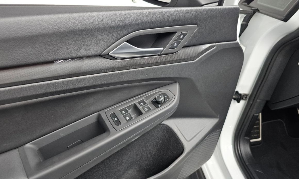 Volkswagen Golf 2.0 GTI, 2024