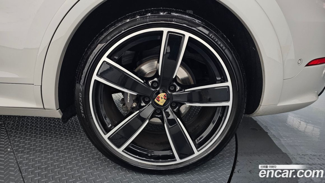 Porsche Cayenne 3.0 PLATINUM EDITION, 2023