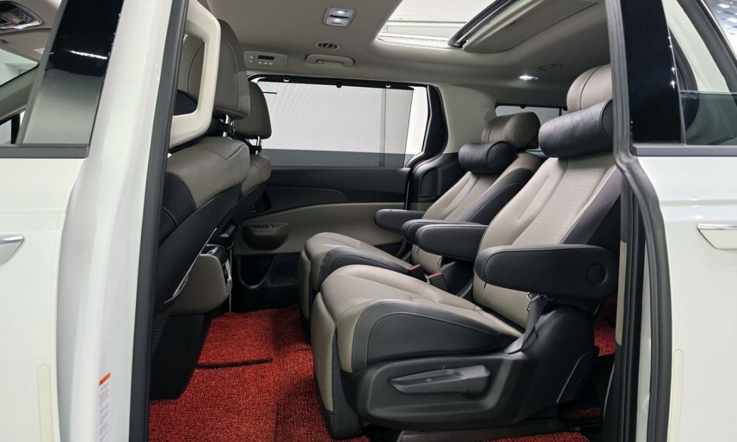 Kia Carnival 7-Seater Noblesse, 2025