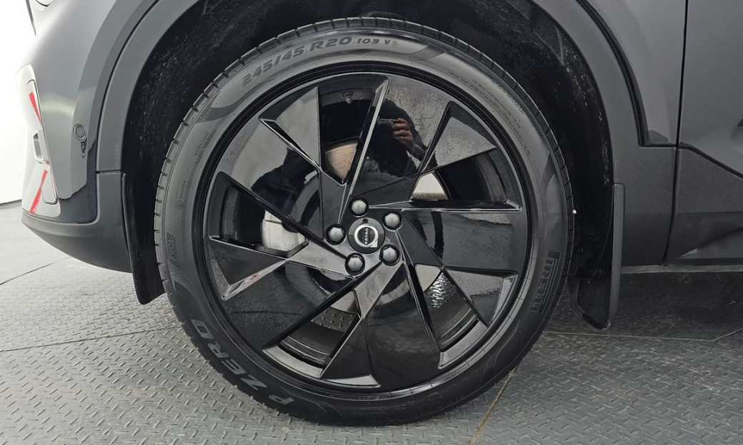 Volvo XC40 B4 Black Edition, 2025