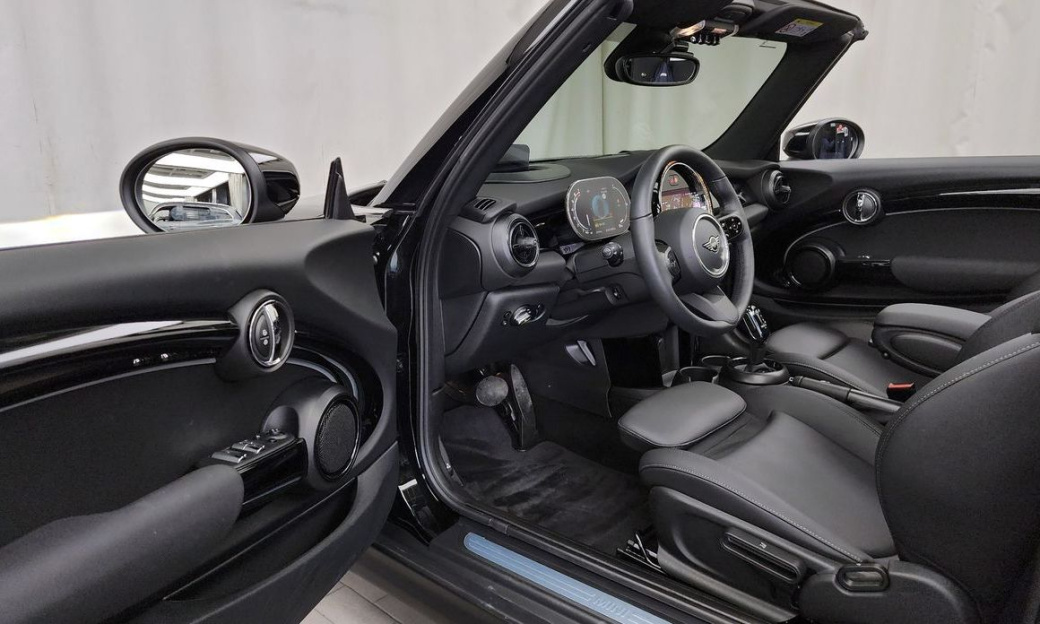 Mini Cooper Convertible Classic, 2024