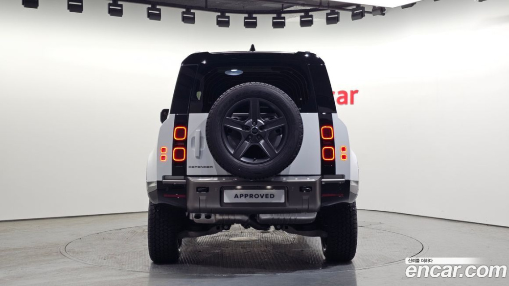 Land Rover Defender 90 D250 X-Dynamic SE, 2025