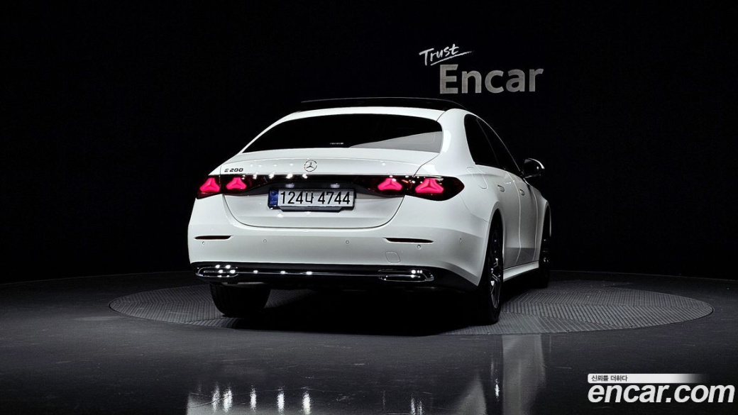 Mercedes-Benz E-Class E200 Avantgarde, 2025