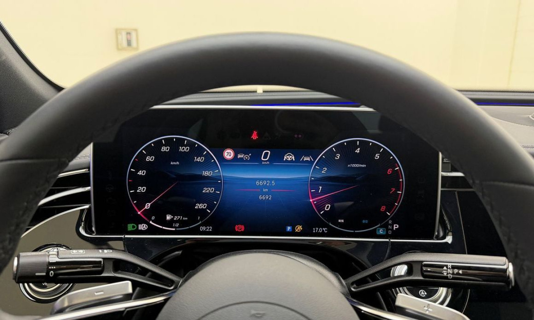 Mercedes-Benz E-Class E450 4MATIC Exclusive, 2025