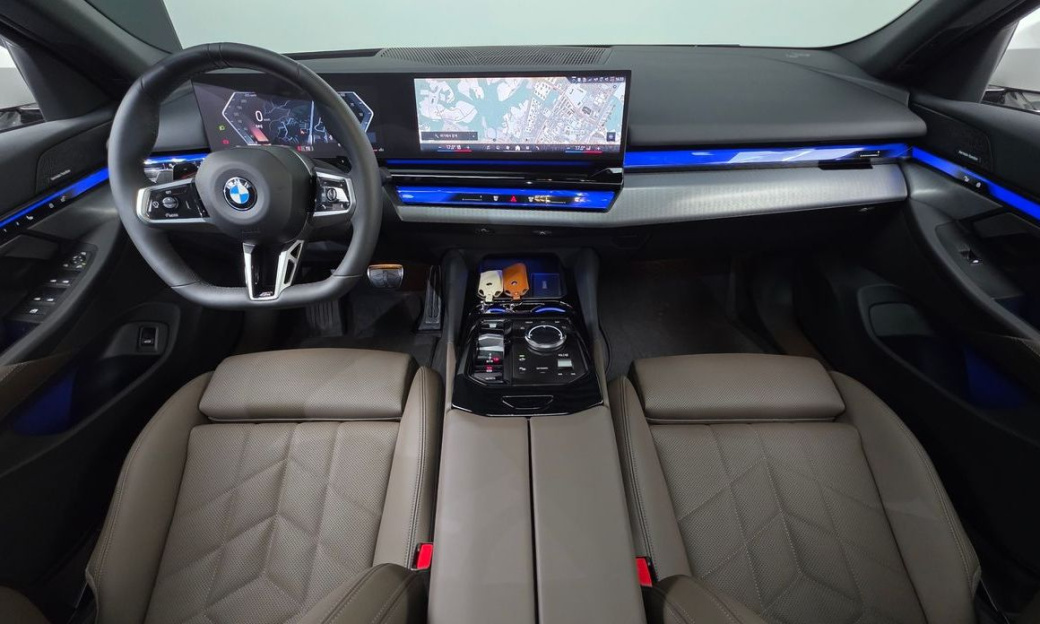BMW 5-Series 520i M Sport, 2025