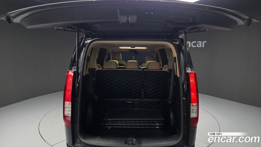 Hyundai Staria Tourer 9-Seater, 2022