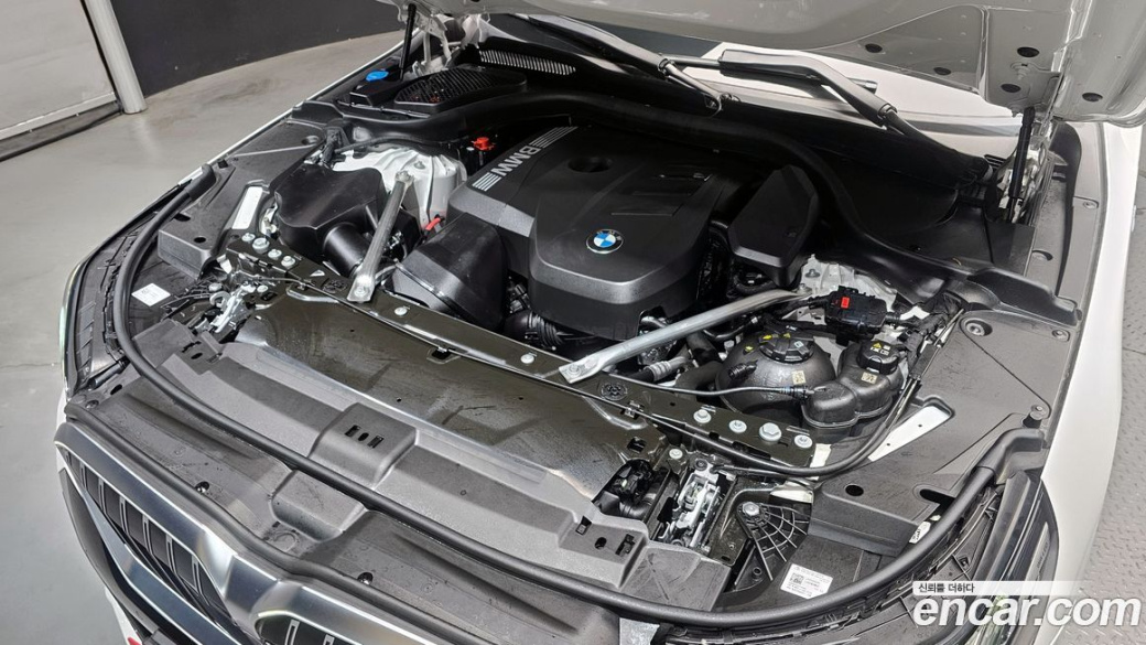 BMW 5-Series 520i M Sport, 2025