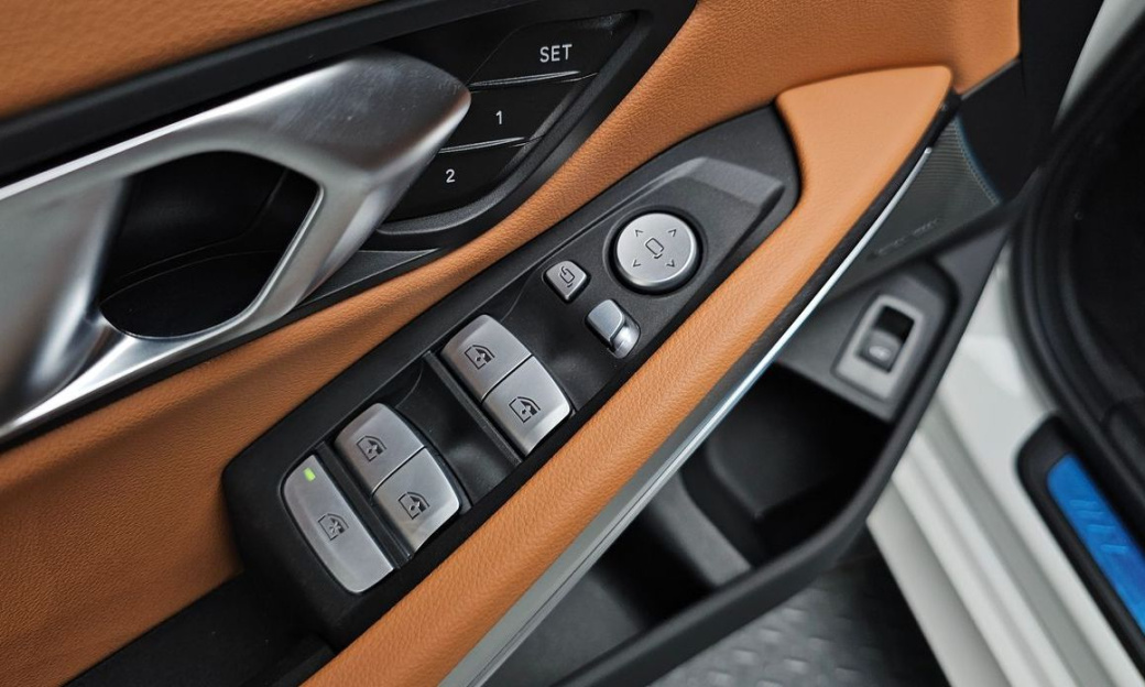 BMW 3-Series 320i M Sport, 2025