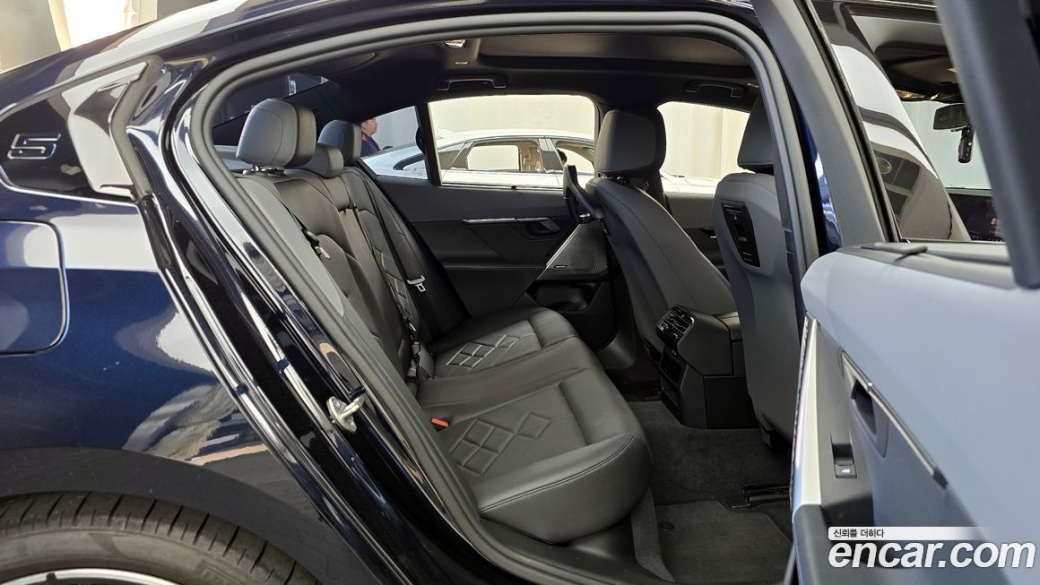 BMW 5-Series 530i xDrive M Sport, 2024
