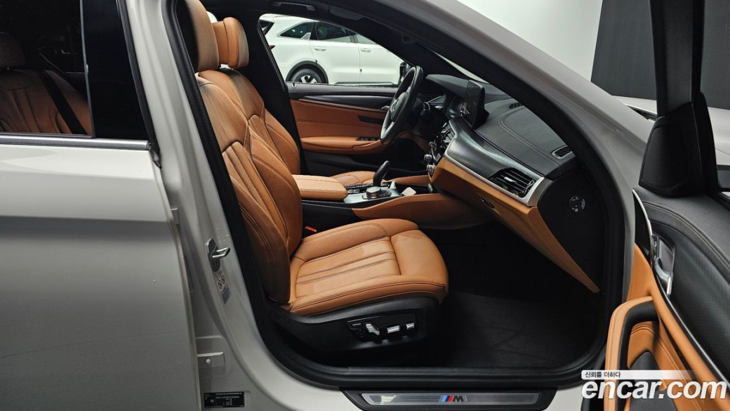 BMW 5-Series 520i M Sport, 2023
