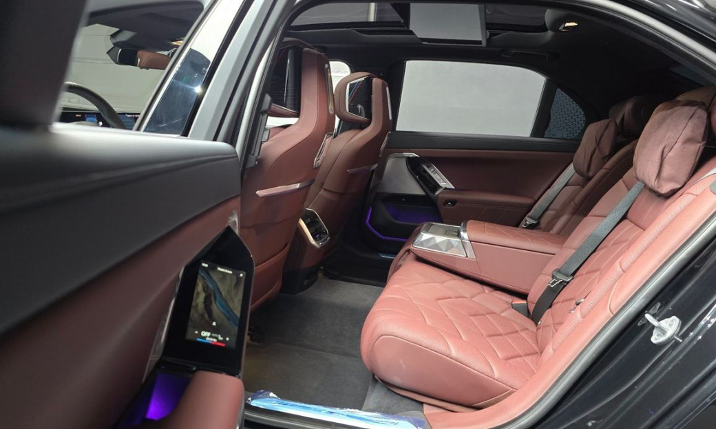 BMW 7-Series 740i xDrive M Sport, 2025