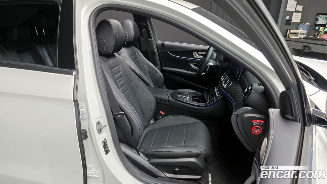 Mercedes-Benz E-Class E220d 4MATIC AMG Line, 2023