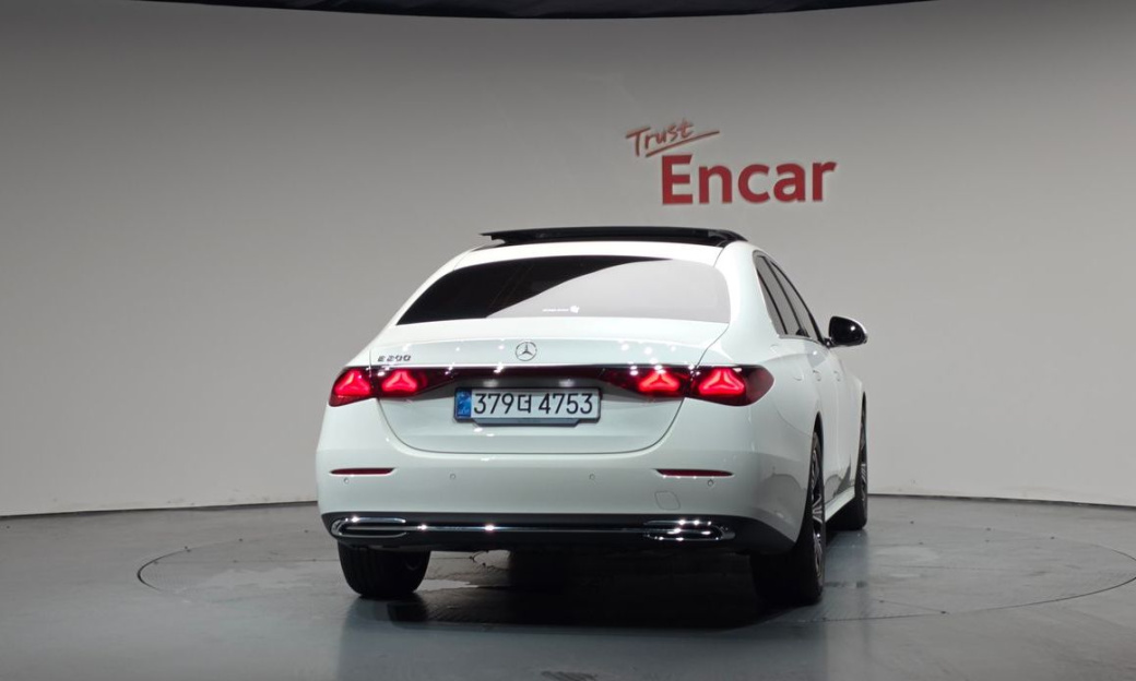 Mercedes-Benz E-Class E200 Avantgarde, 2024