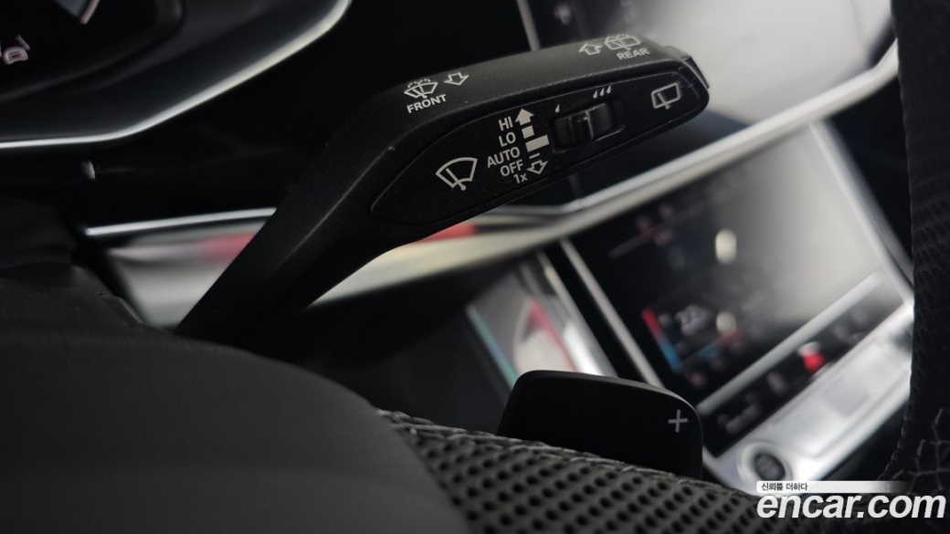 Audi Q8 55 TFSI Quattro Premium, 2023
