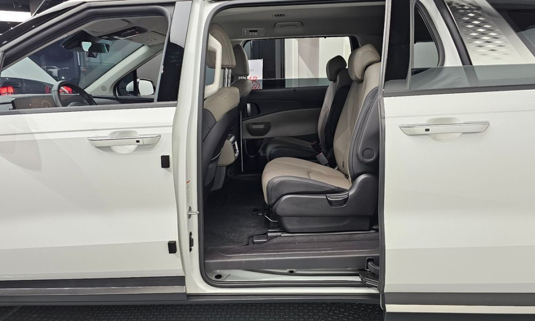 Kia Carnival 9-Seater Noblesse, 2024