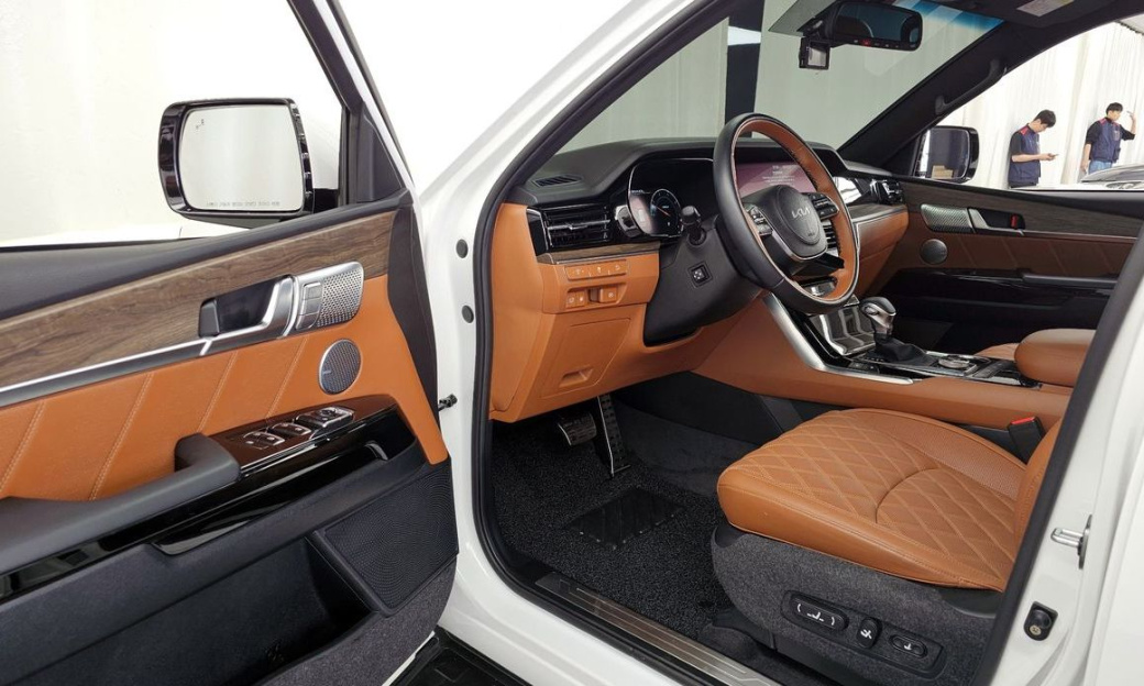 Kia Mohave Diesel 3.0 4WD 6-Seater, 2023