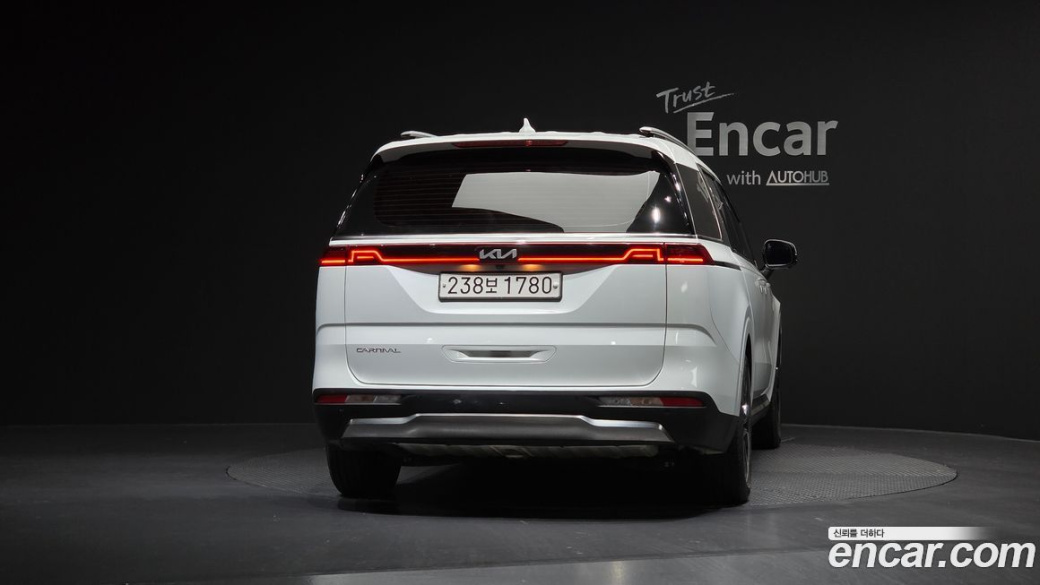Kia Carnival 9-Seater Signature, 2023