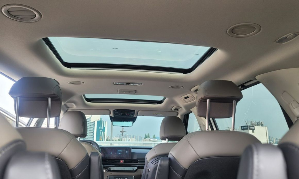 Kia Carnival 9-Seater Gravity, 2025