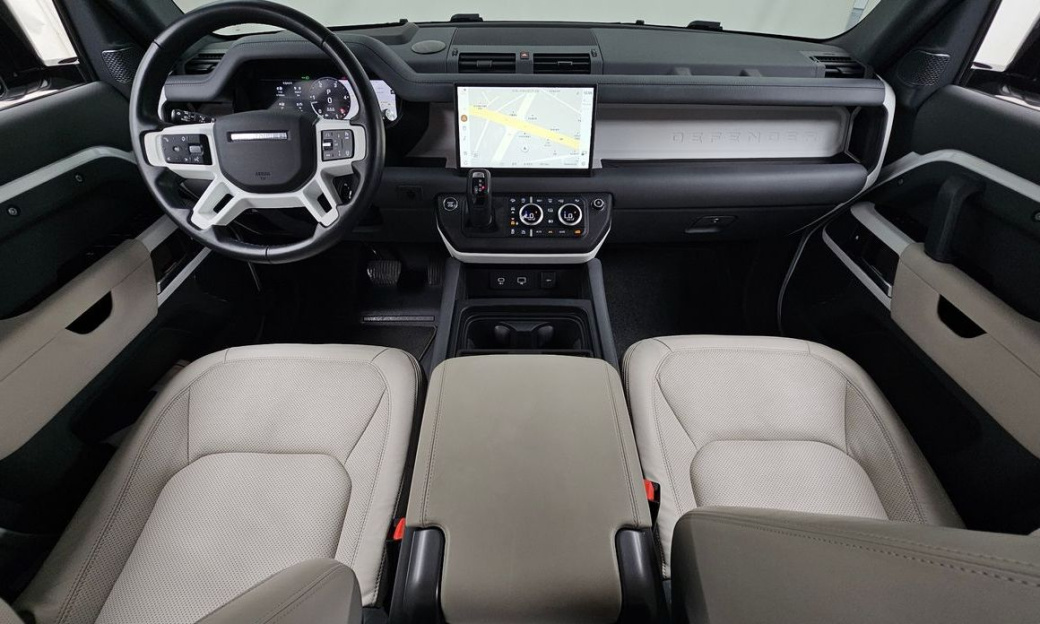 Land Rover Defender 110 D300 HSE, 2023