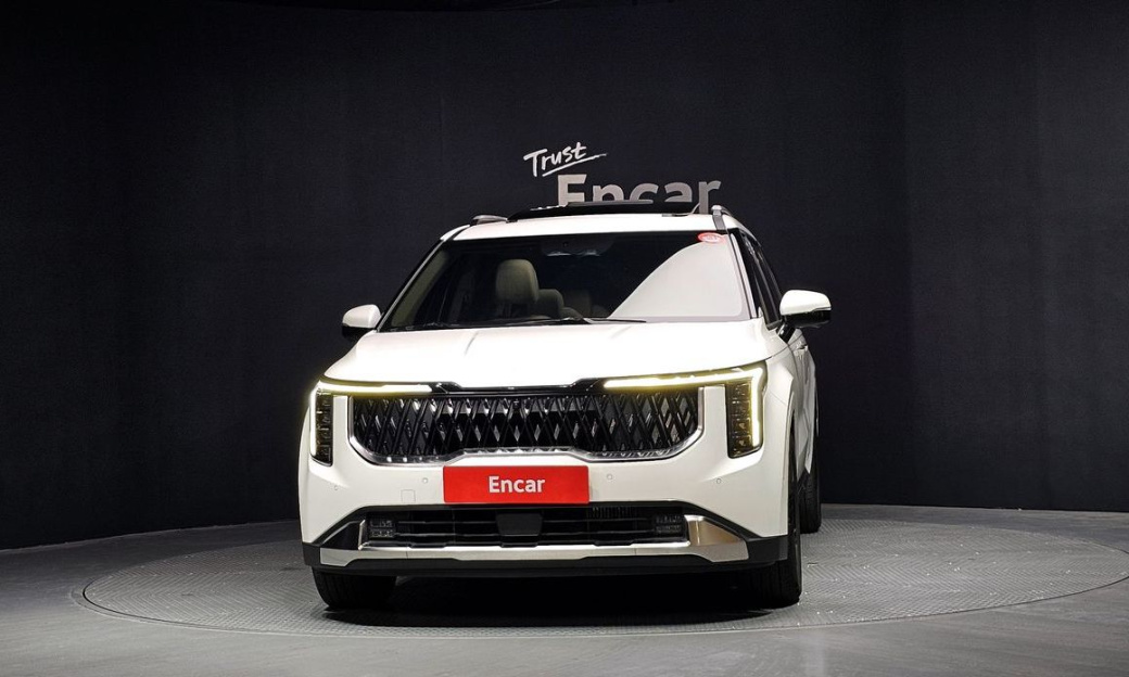 Kia Carnival 9-Seater Signature, 2025