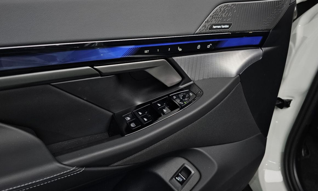 BMW 5-Series 530i xDrive M Sport, 2025