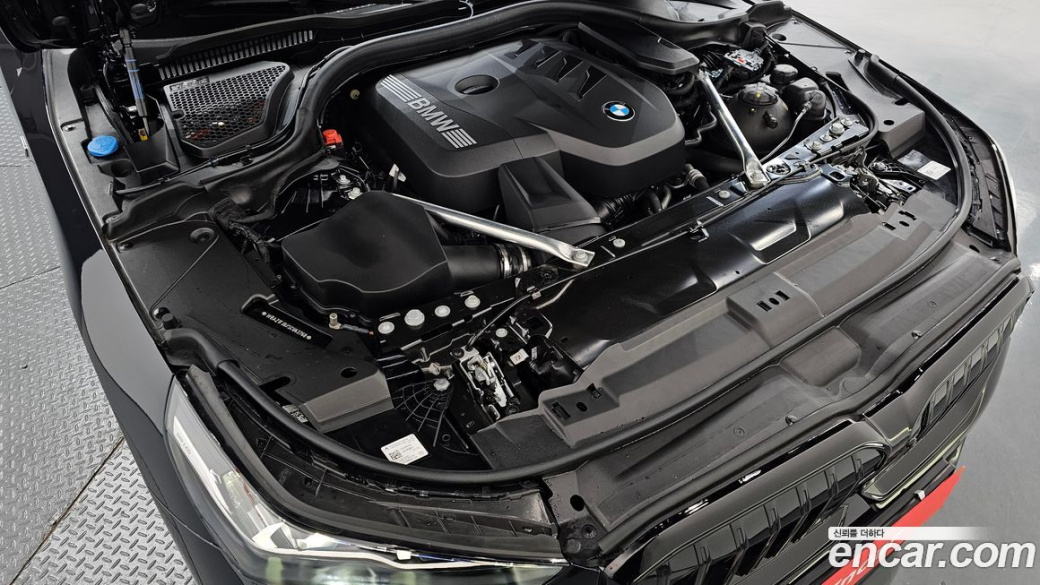 BMW 5-Series 520i M Sport, 2025