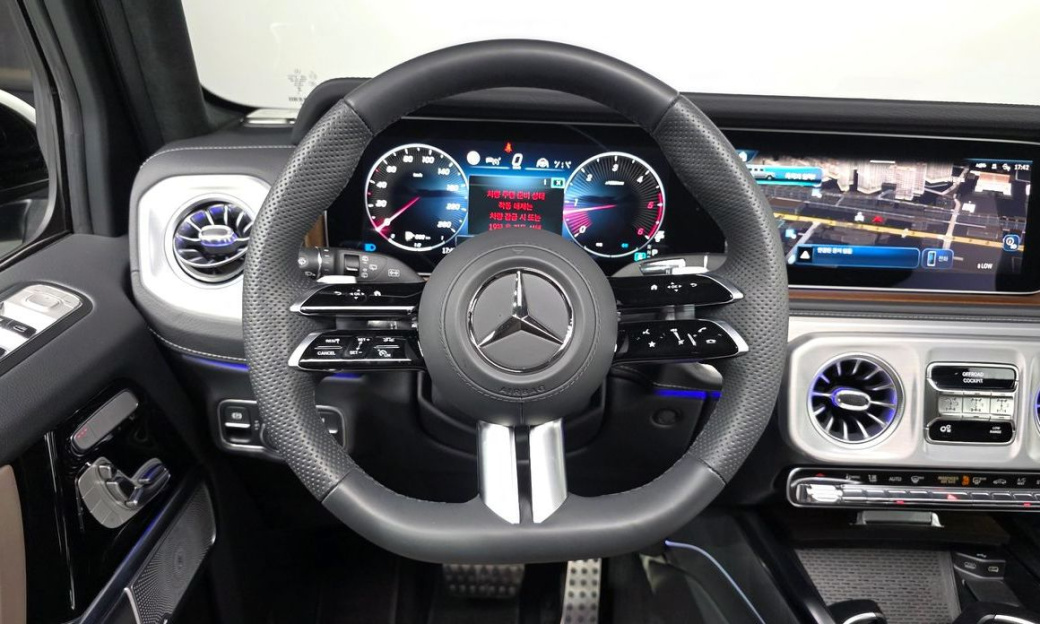 Mercedes-Benz G-Class G450d, 2025