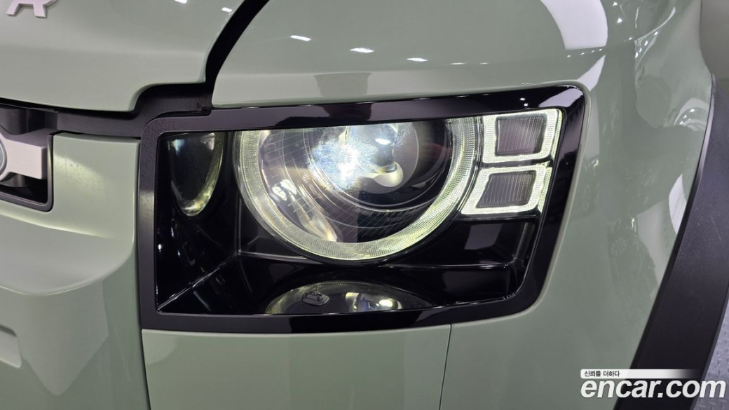 Land Rover Defender 110 D300 75th Edition, 2023