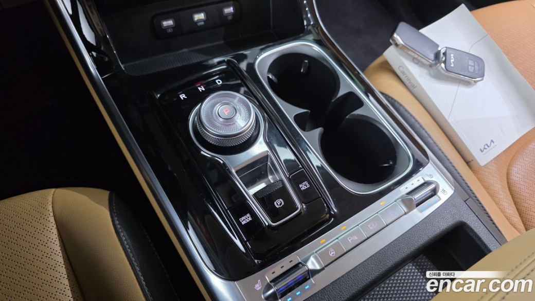 Kia Carnival 9-Seater Signature, 2022