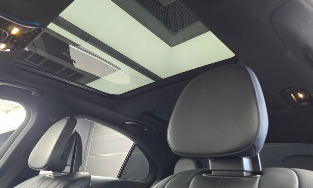 Mercedes-Benz E-Class E300 4MATIC Exclusive, 2024