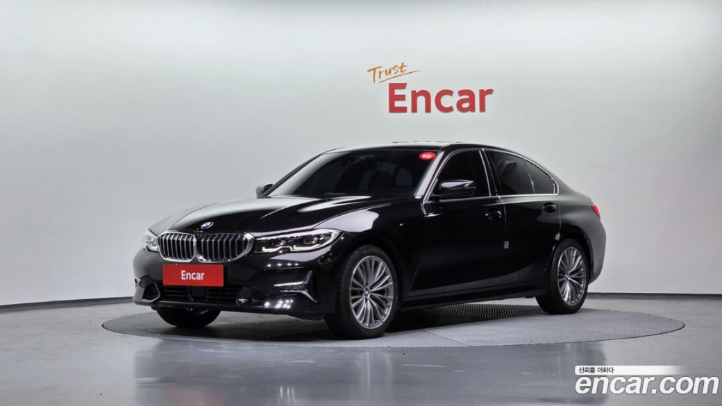BMW 3-Series 320i Luxury, 2022