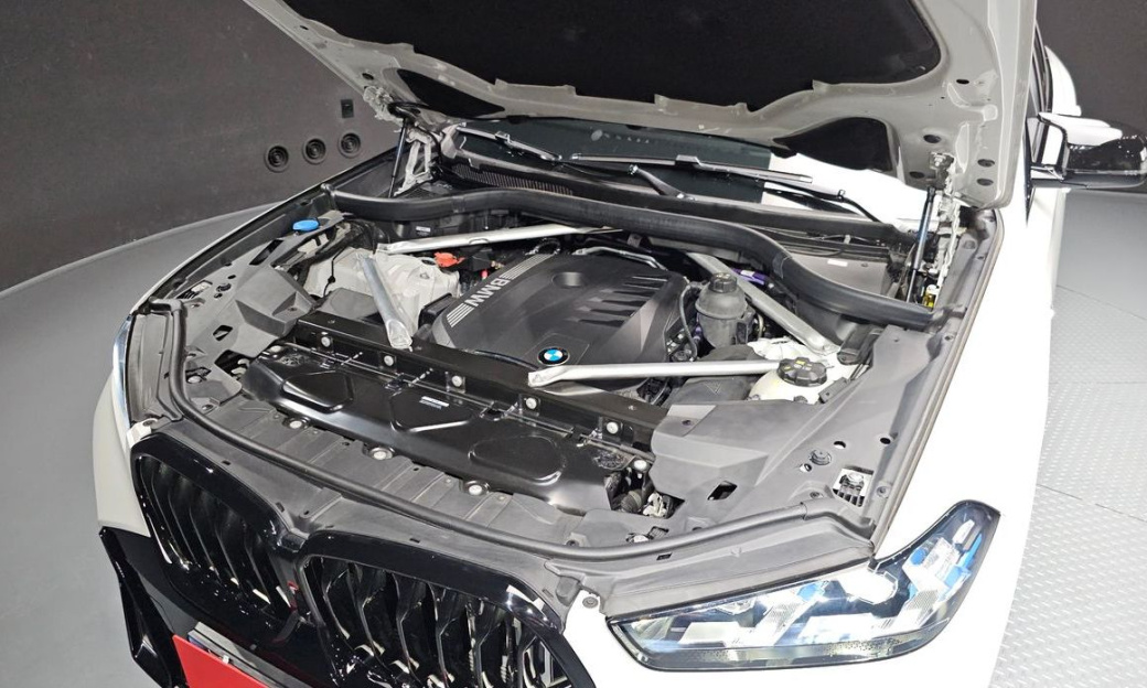 BMW X6 xDrive40i M Sport, 2025