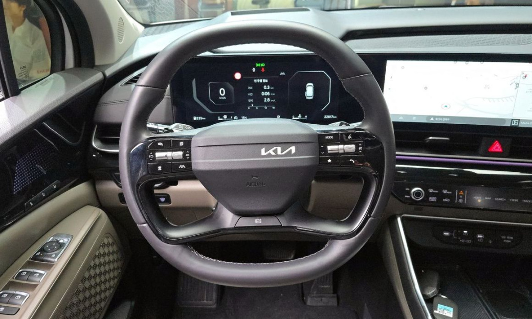 Kia Carnival 9-Seater Signature, 2025