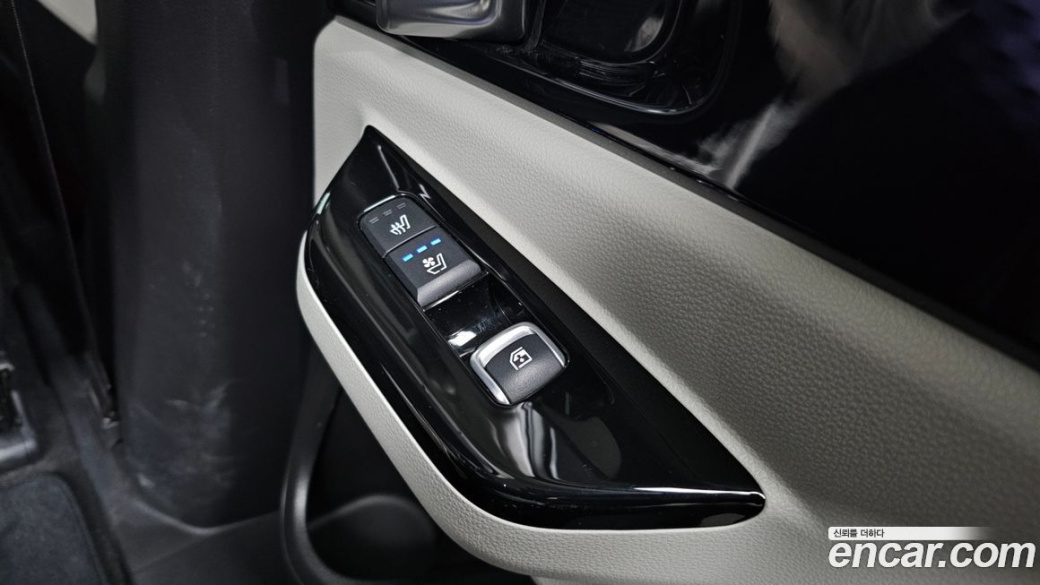 Kia Carnival 7-Seater Signature, 2023
