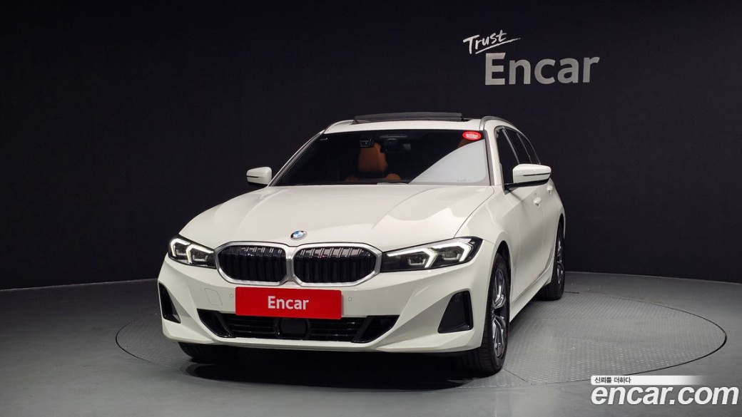 BMW 3-Series 320i Touring, 2024