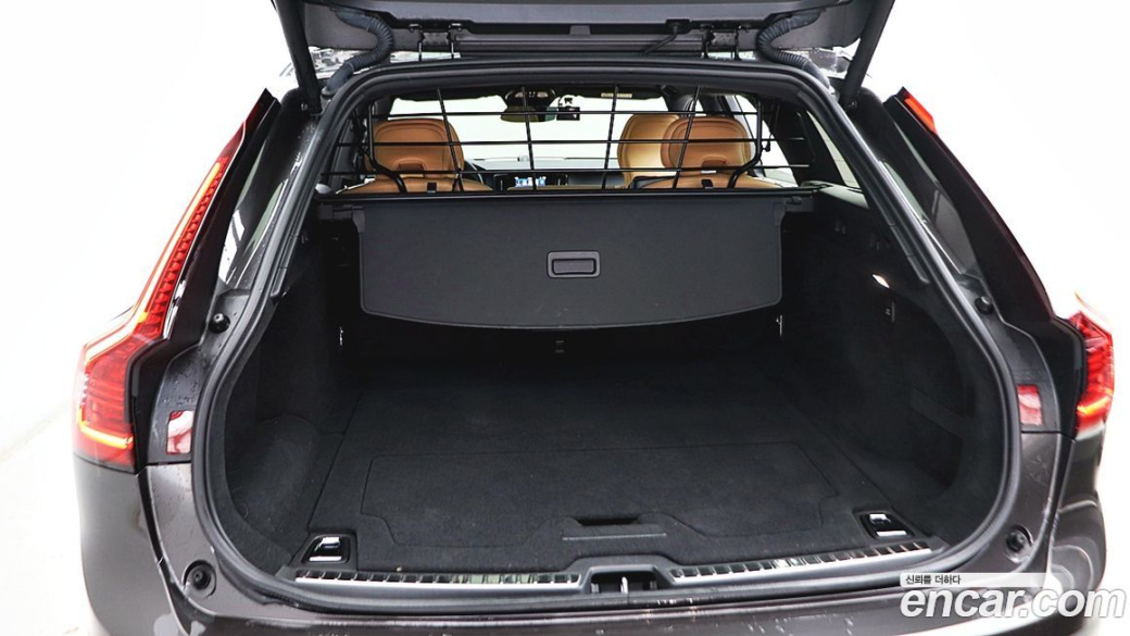 Volvo V90 B5 Ultimate AWD, 2024