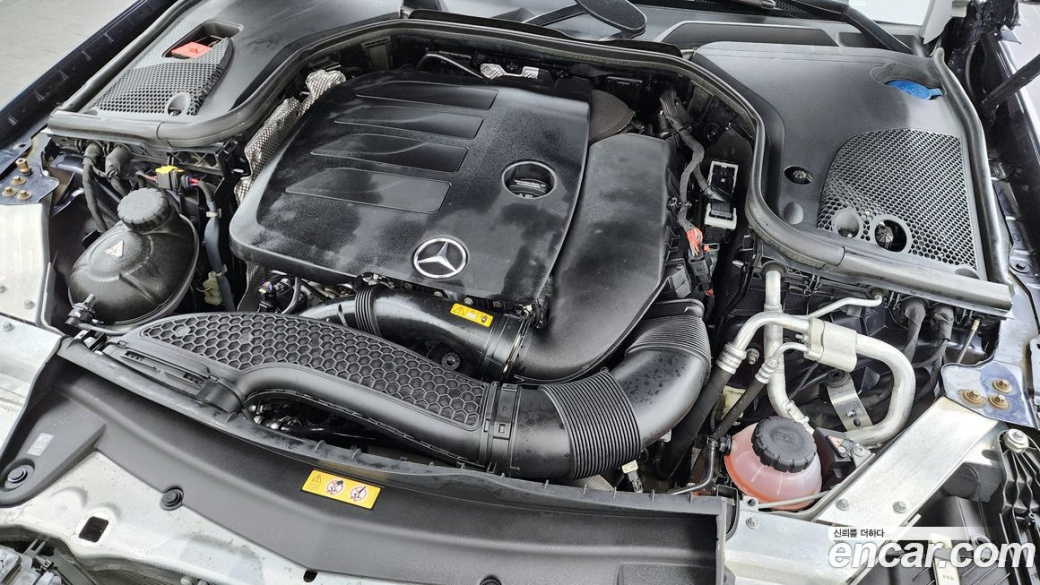 Mercedes-Benz E-Class E350 4MATIC AMG Line, 2022