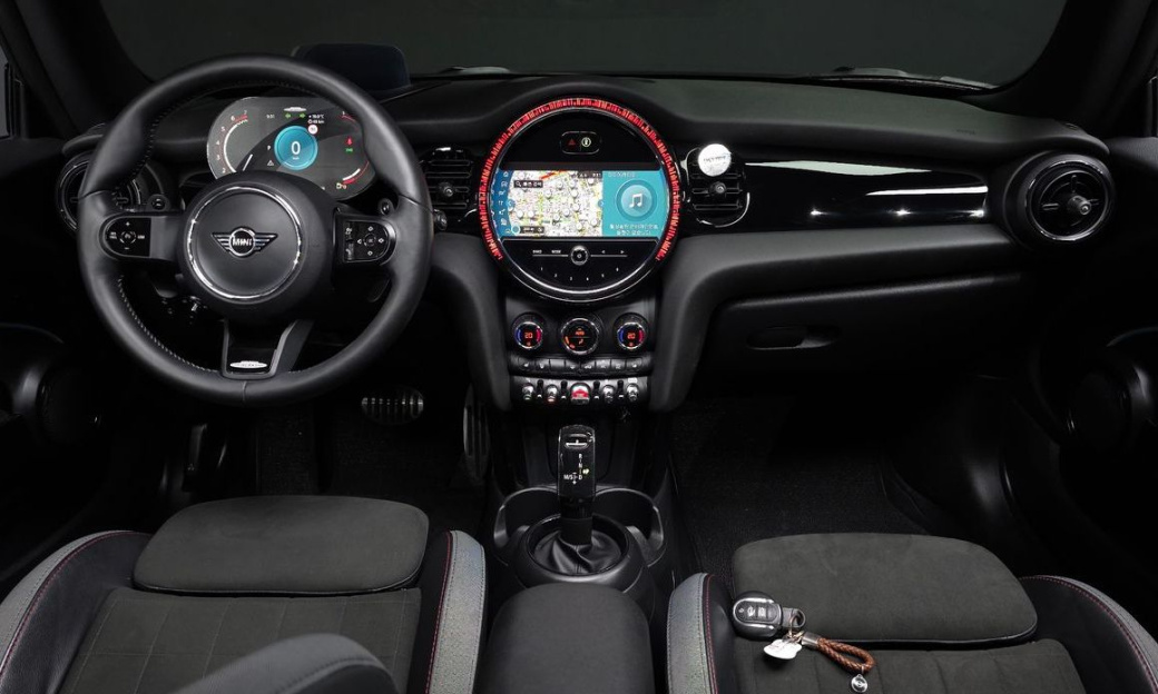 Mini Cooper JCW, 2022